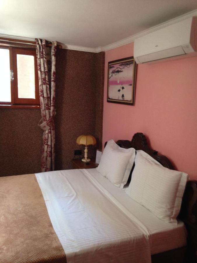 Hotel Mano *