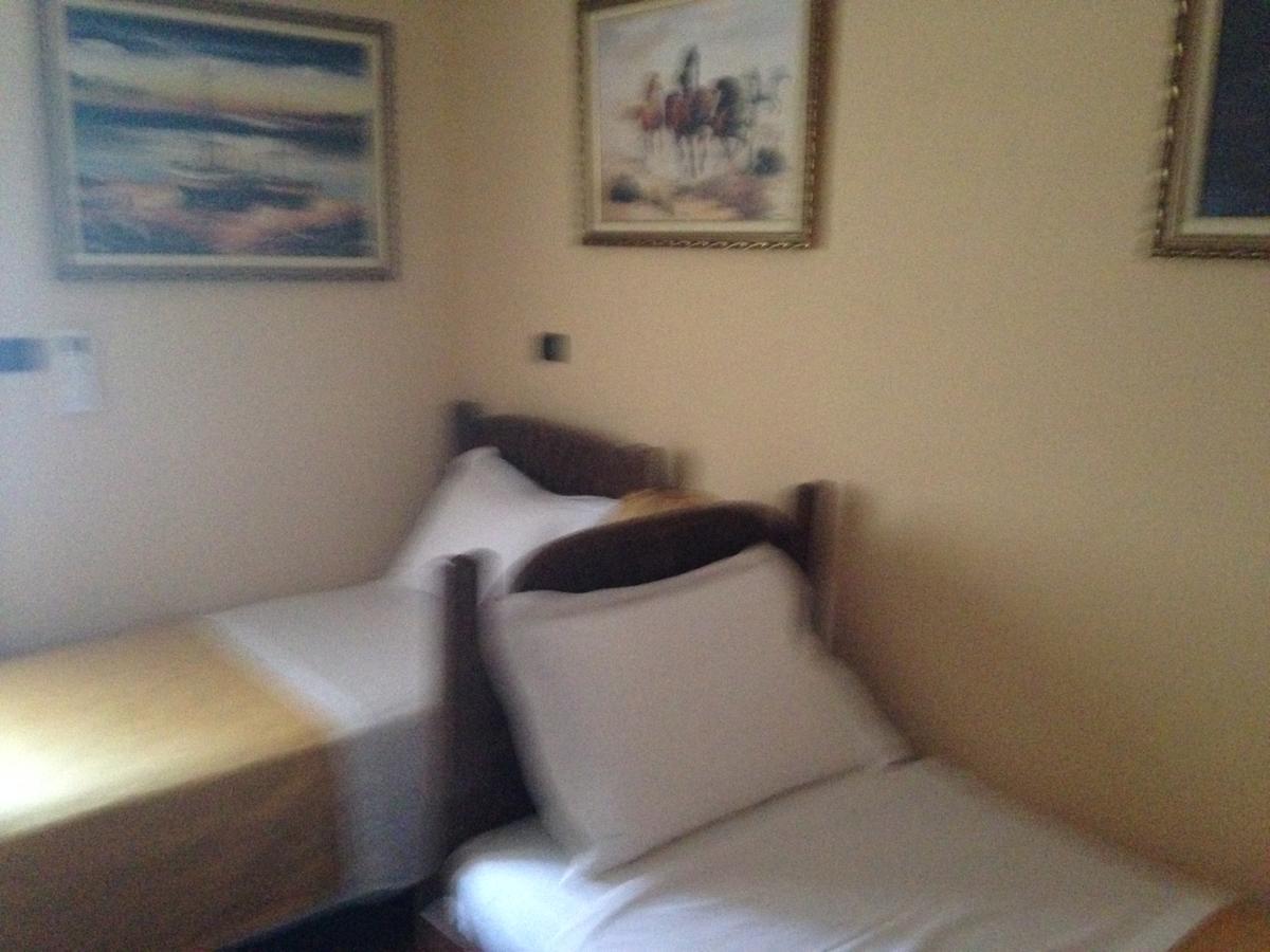 Hotel Mano *