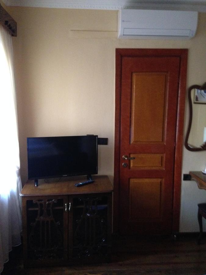 Mano Hotel Korce